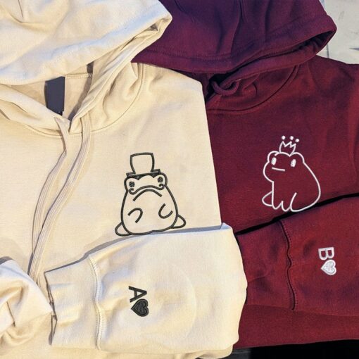 Custom Embroidered Frog King and Queen Matching Hoodies for Couples, Personalized Couple Sweatshirt, Couple Embroidered Sweatshirt, Valentine's Day Gifts Idea For Him Her-Nicesnkpro