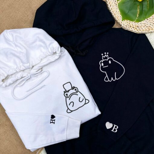 Embroidered Frog King and Queen Matching Hoodies for Couples, Personalized Couple Sweatshirt, Couple Embroidered Sweatshirt, Valentine's Day Gifts Idea For Him Her-Nicesnkpro - Image 5